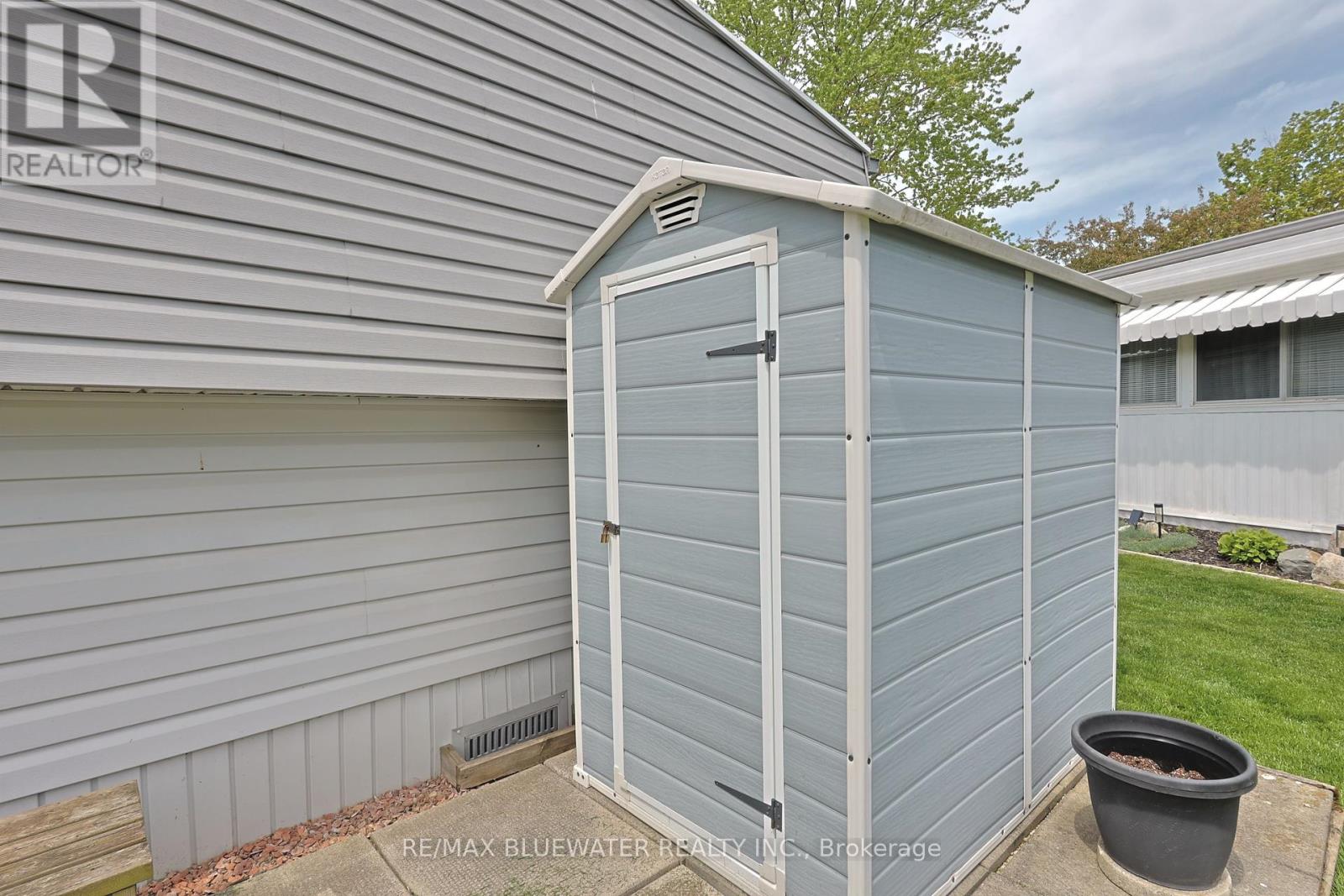 209 Biltmore Drive, South Huron, Ontario  N0M 1T0 - Photo 34 - X12168633