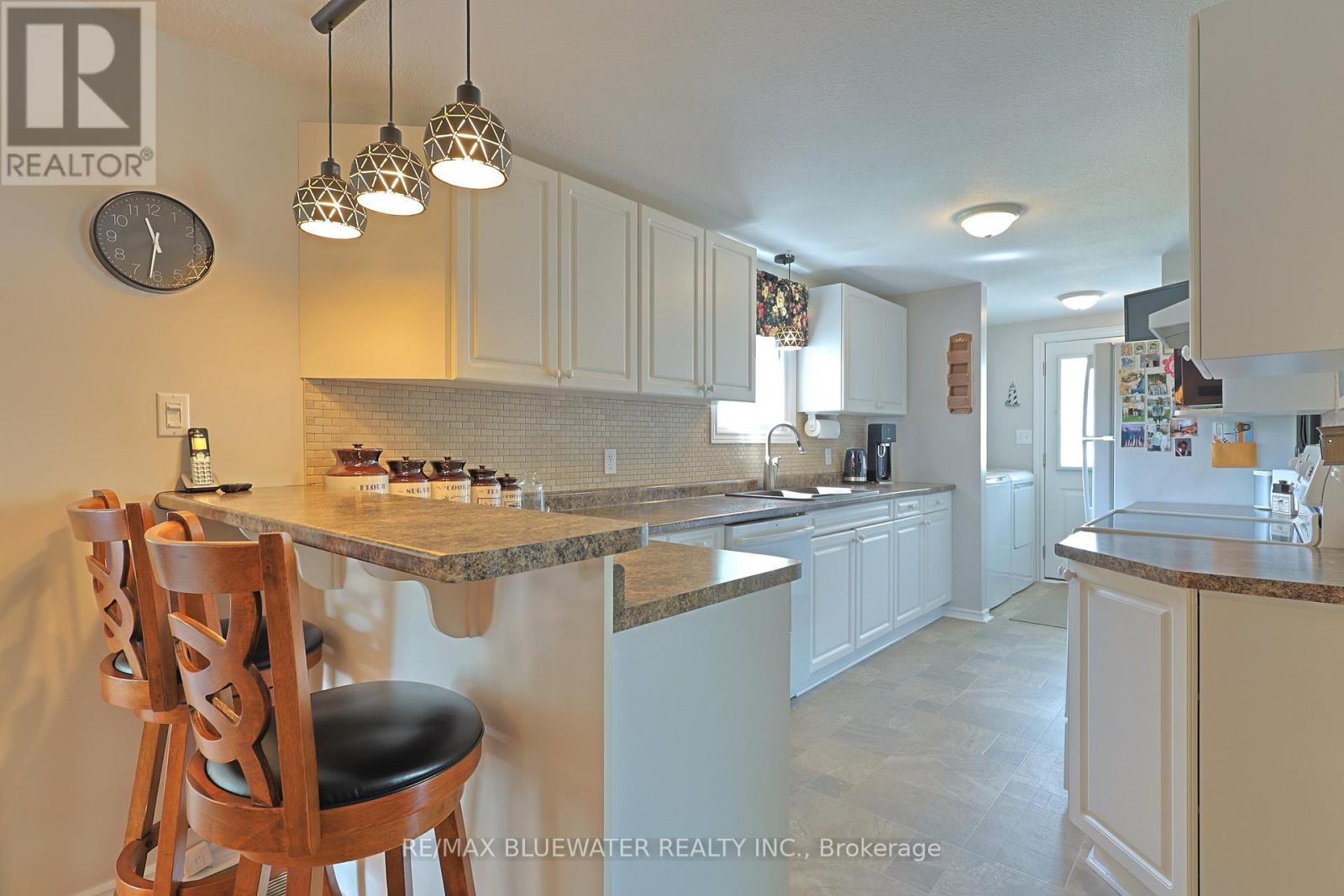 209 Biltmore Drive, South Huron, Ontario  N0M 1T0 - Photo 4 - X12168633