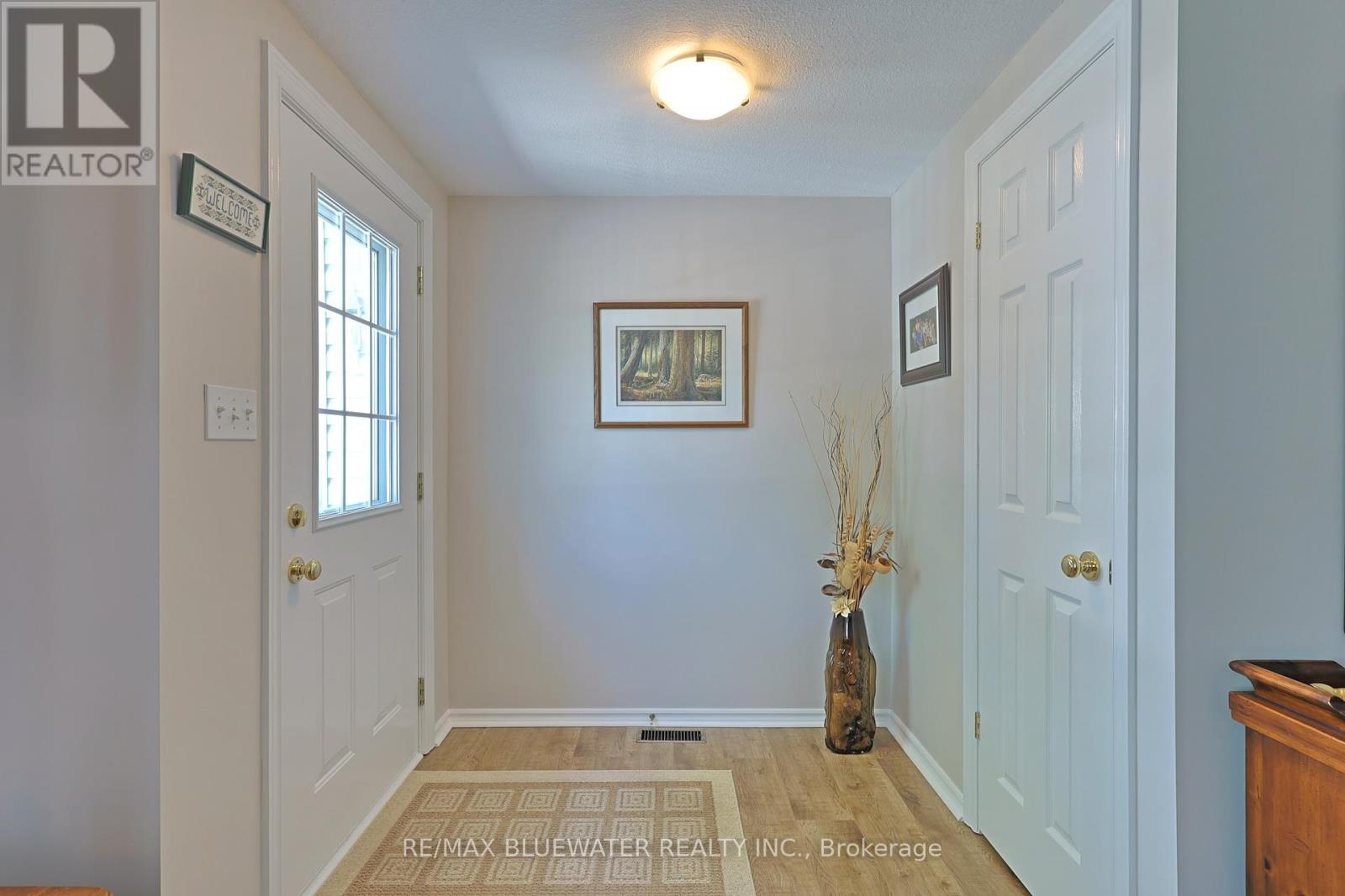 209 Biltmore Drive, South Huron, Ontario  N0M 1T0 - Photo 9 - X12168633