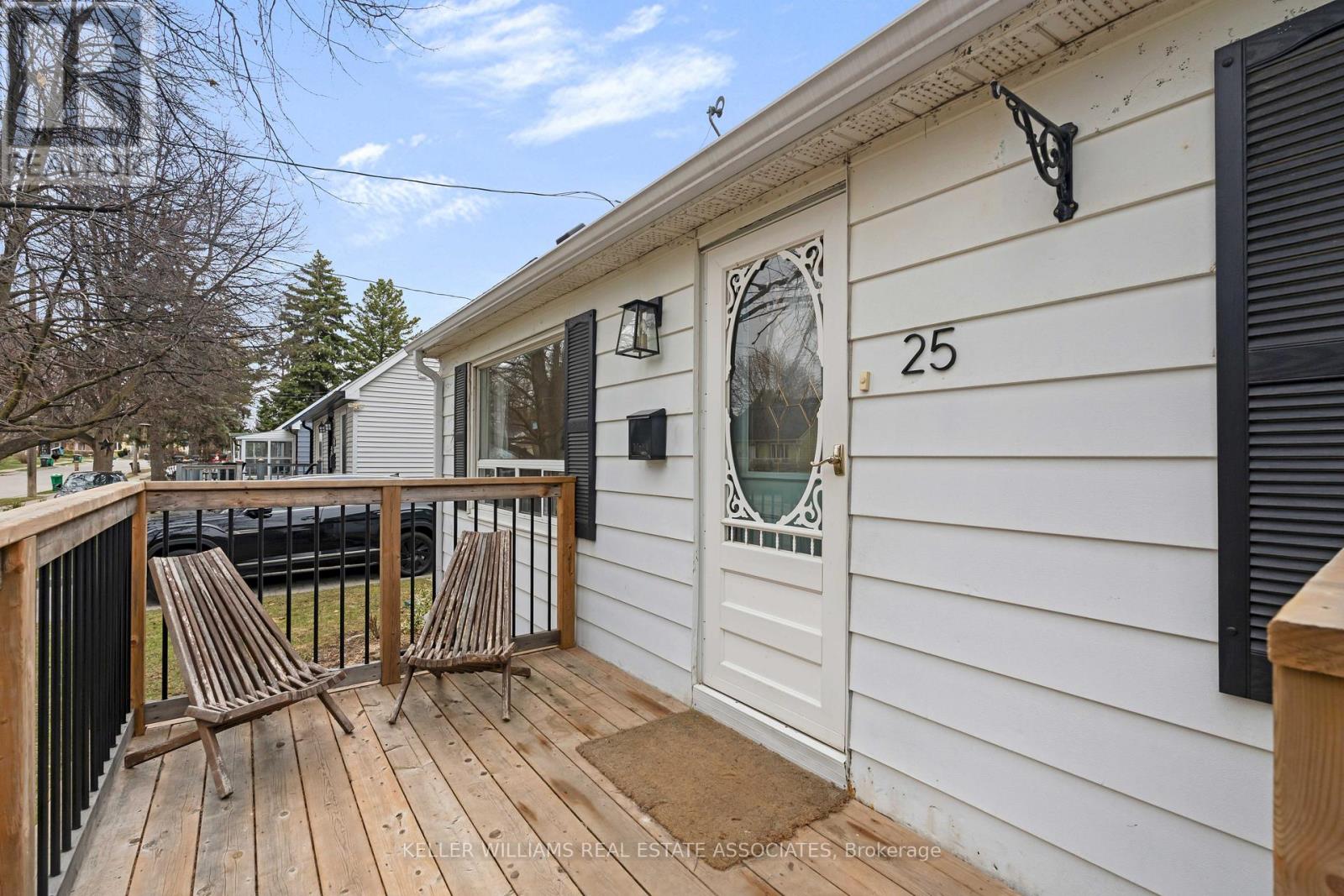 25 Rogers Road, Brampton, Ontario  L6X 1L7 - Photo 6 - W12090113