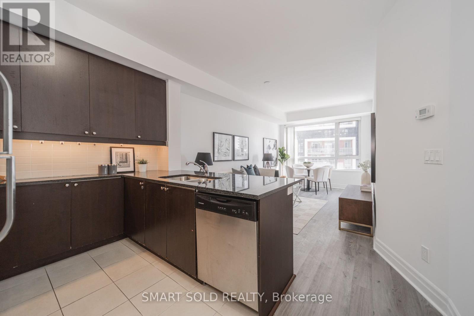 Property at 813 - 8110 BIRCHMOUNT ROAD image 4