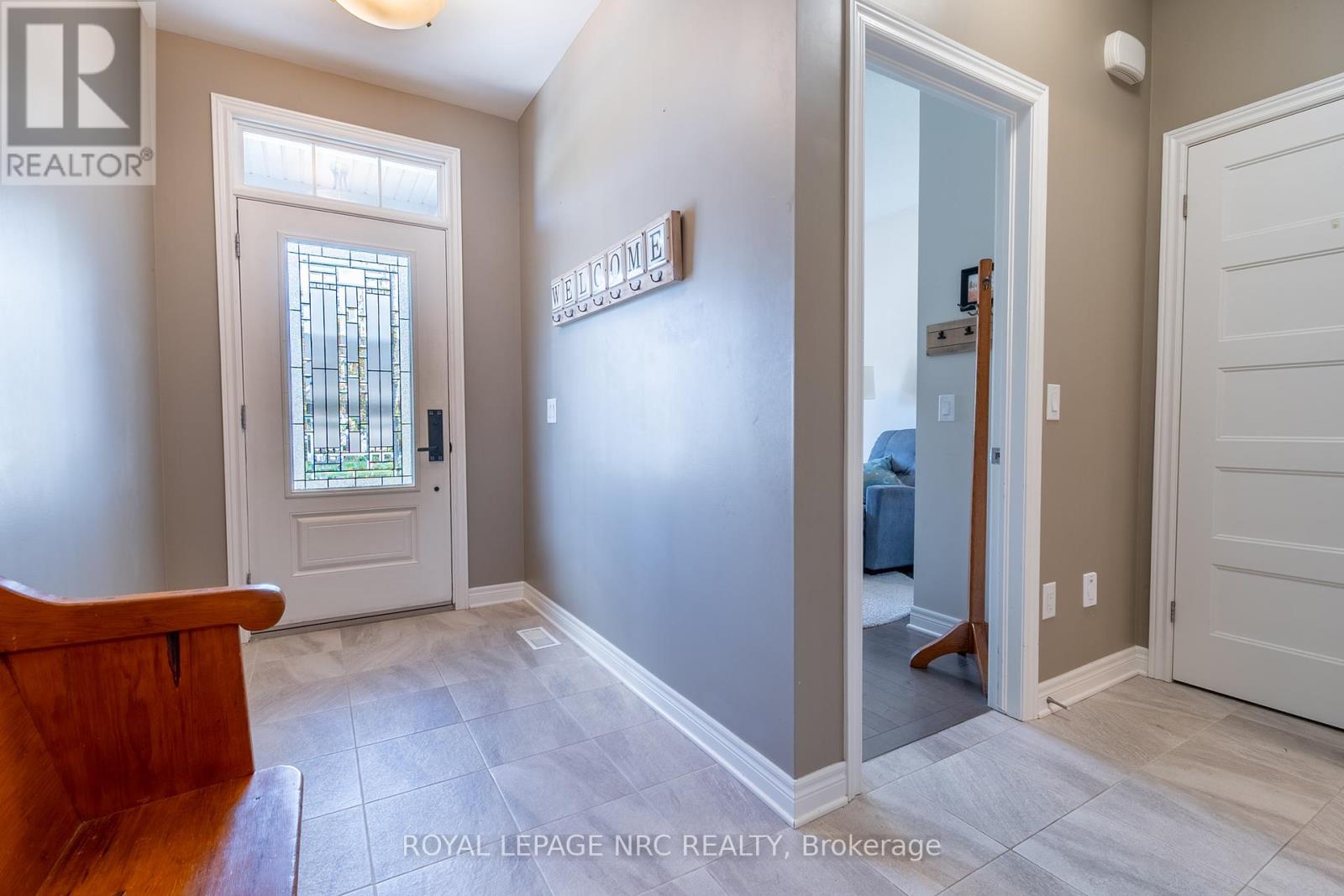 Property at 3 ANDREW LANE image 4