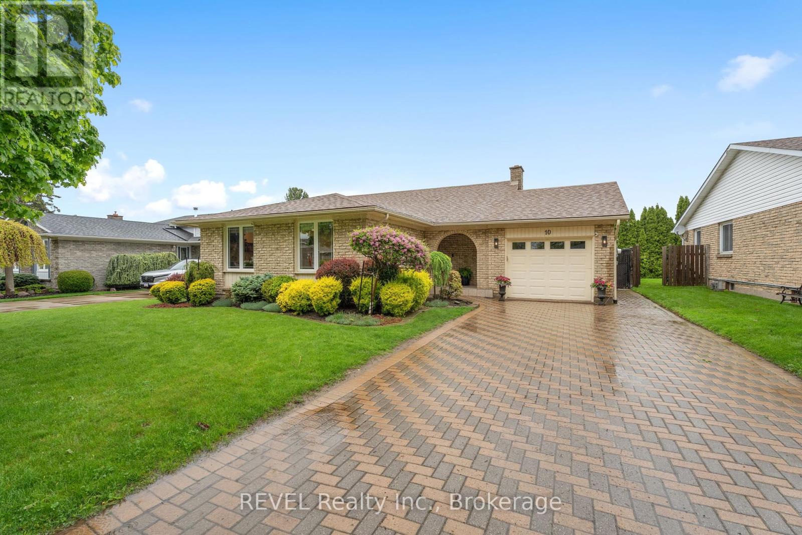10 Belair Drive, St. Catharines, Ontario  L2N 6W5 - Photo 1 - X12168770