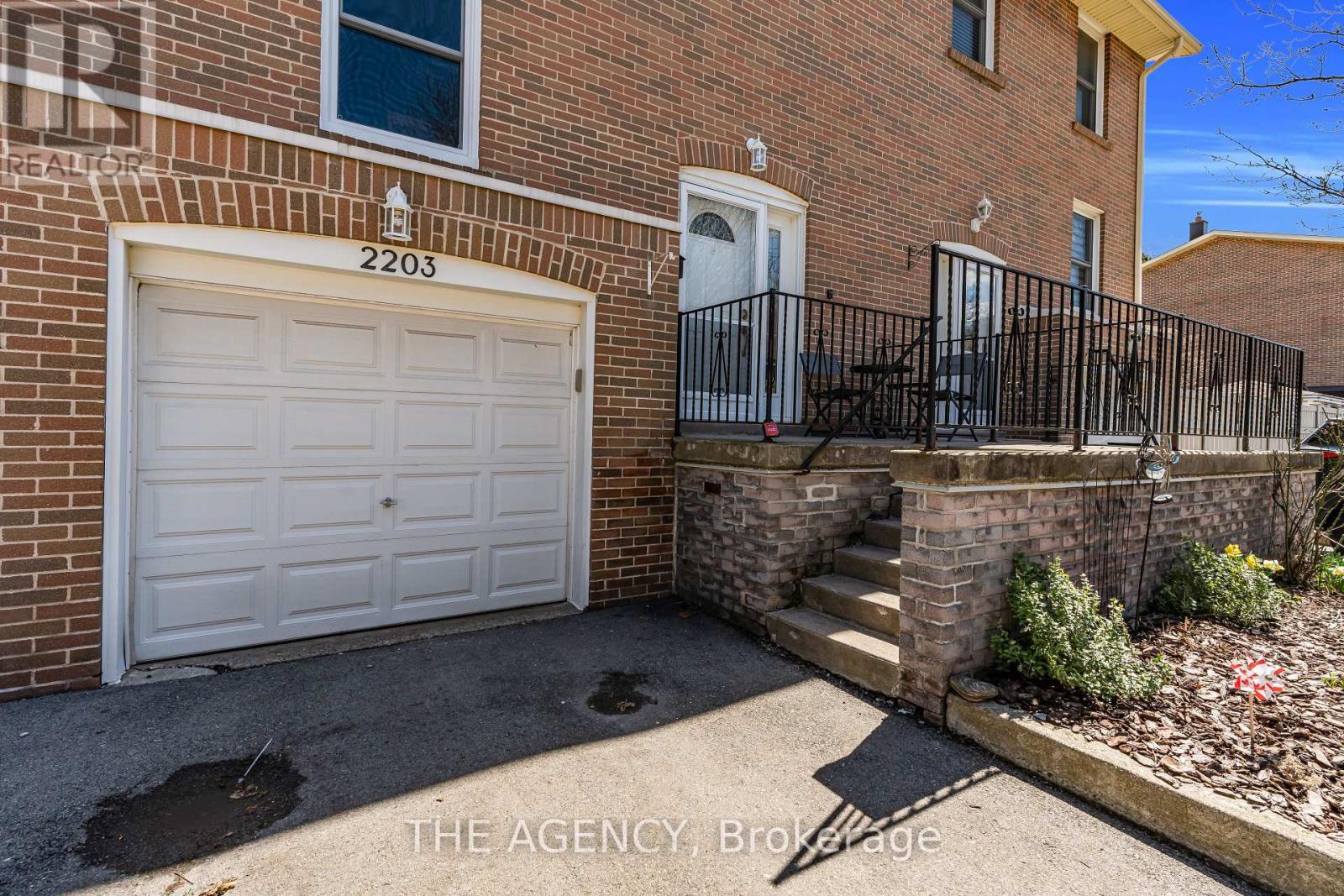 2203 Mountain Grove Avenue, Burlington, Ontario  L7P 2H8 - Photo 11 - W12103168