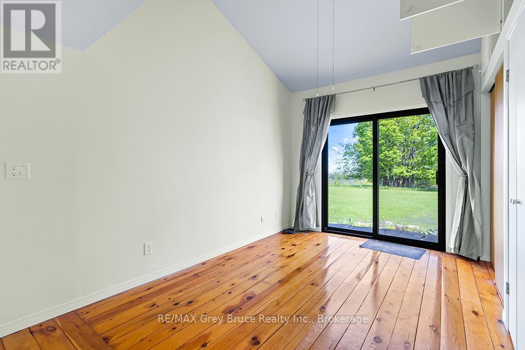 123 Graham's Hill Road, Georgian Bluffs, Ontario  N0H 2T0 - Photo 24 - X12168754