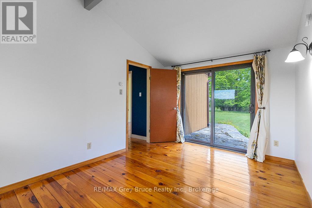 123 Graham's Hill Road, Georgian Bluffs, Ontario  N0H 2T0 - Photo 26 - X12168754