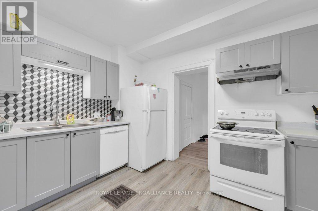 91 Bridge Street W, Belleville, Ontario  K8P 1J4 - Photo 11 - X12168660