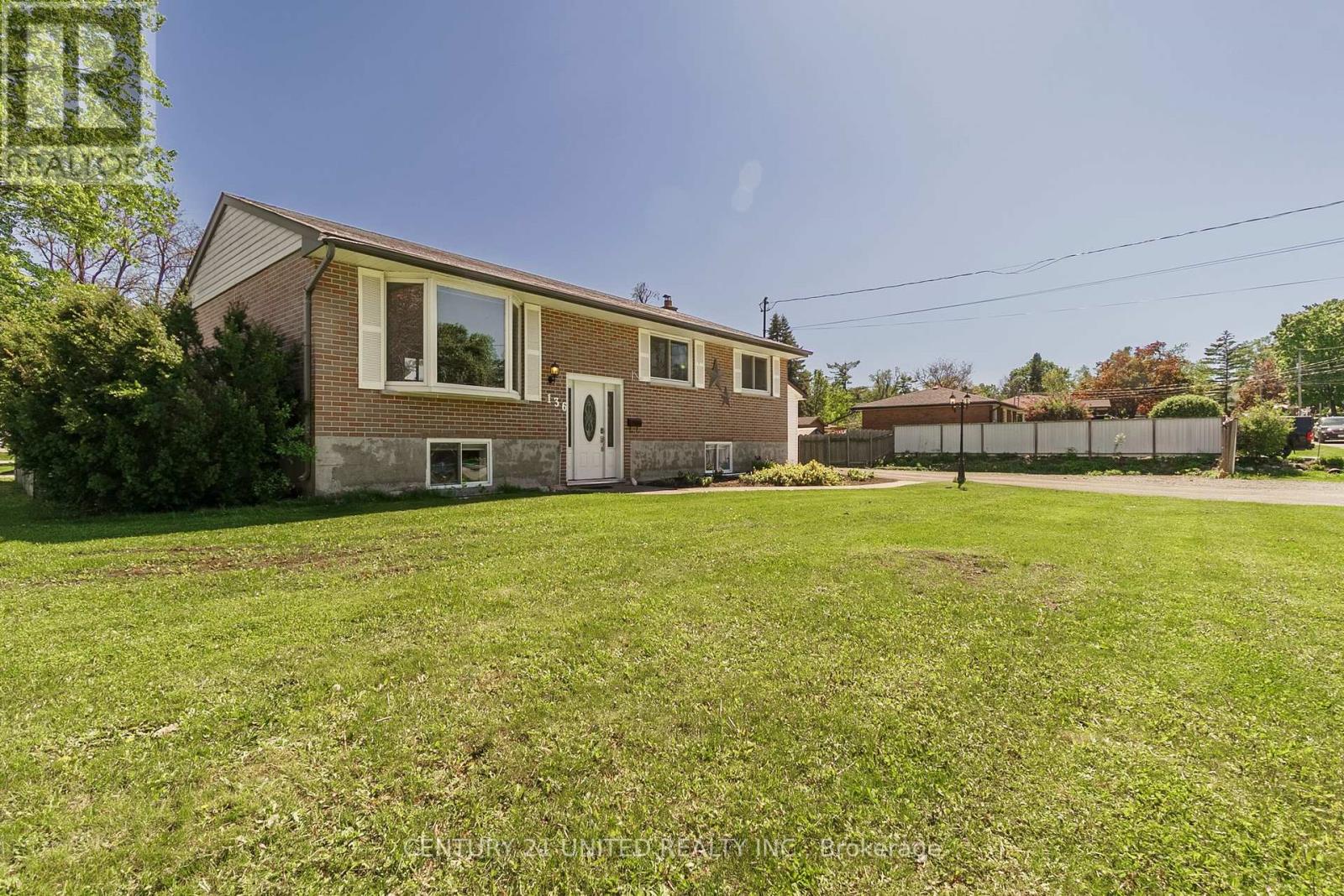 Property at 136 PARKDALE AVENUE image 4