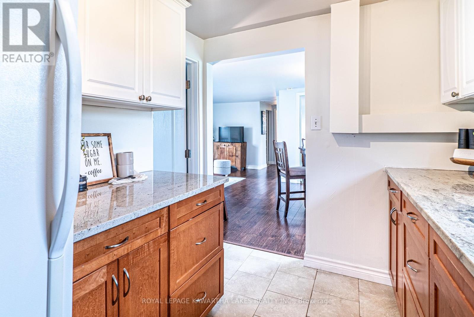 215 Snug Harbour Road, Kawartha Lakes, Ontario  K9V 4R6 - Photo 15 - X12168778