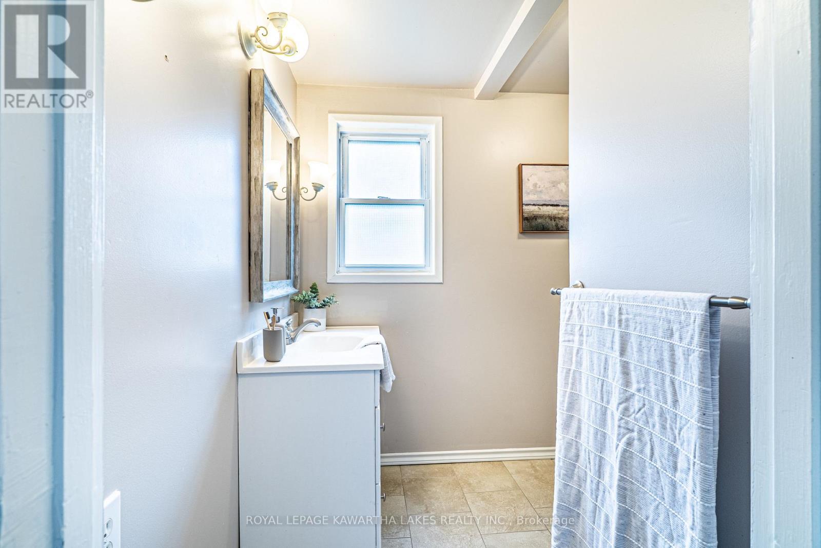 215 Snug Harbour Road, Kawartha Lakes, Ontario  K9V 4R6 - Photo 21 - X12168778