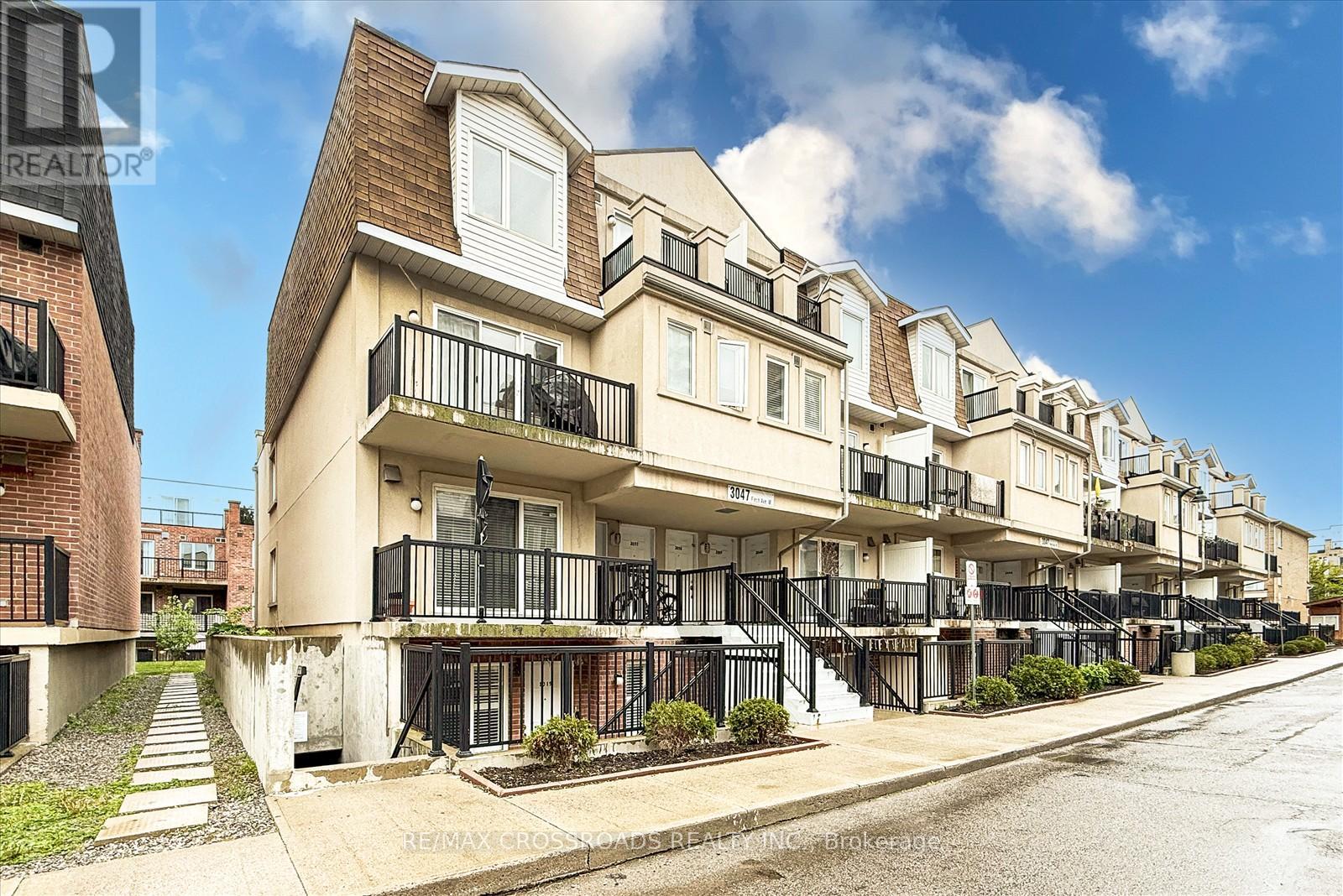 1019 - 3047 Finch Avenue W, Toronto, Ontario  M9M 0A5 - Photo 2 - W12168505