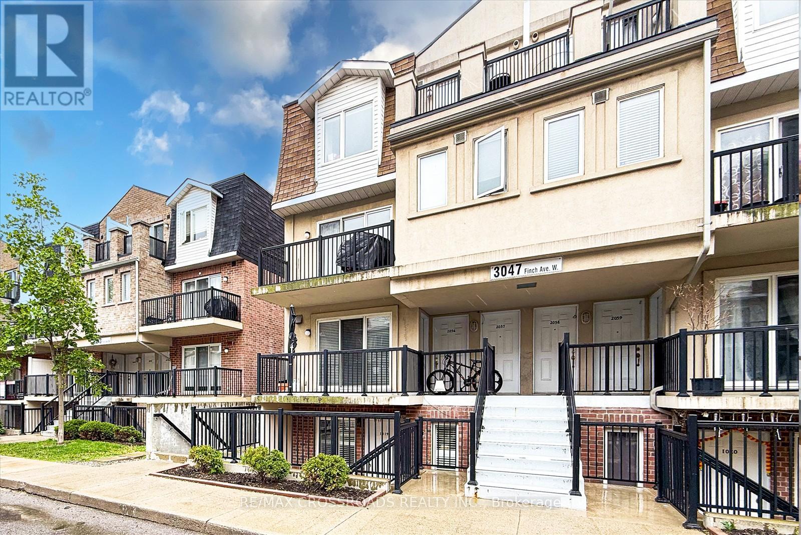 1019 - 3047 Finch Avenue W, Toronto, Ontario  M9M 0A5 - Photo 3 - W12168505