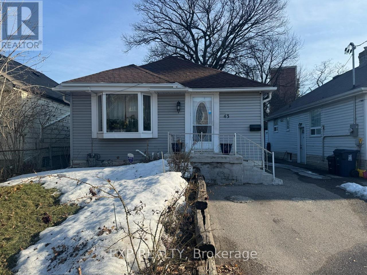 43 HARDING AVENUE, Toronto, Ontario