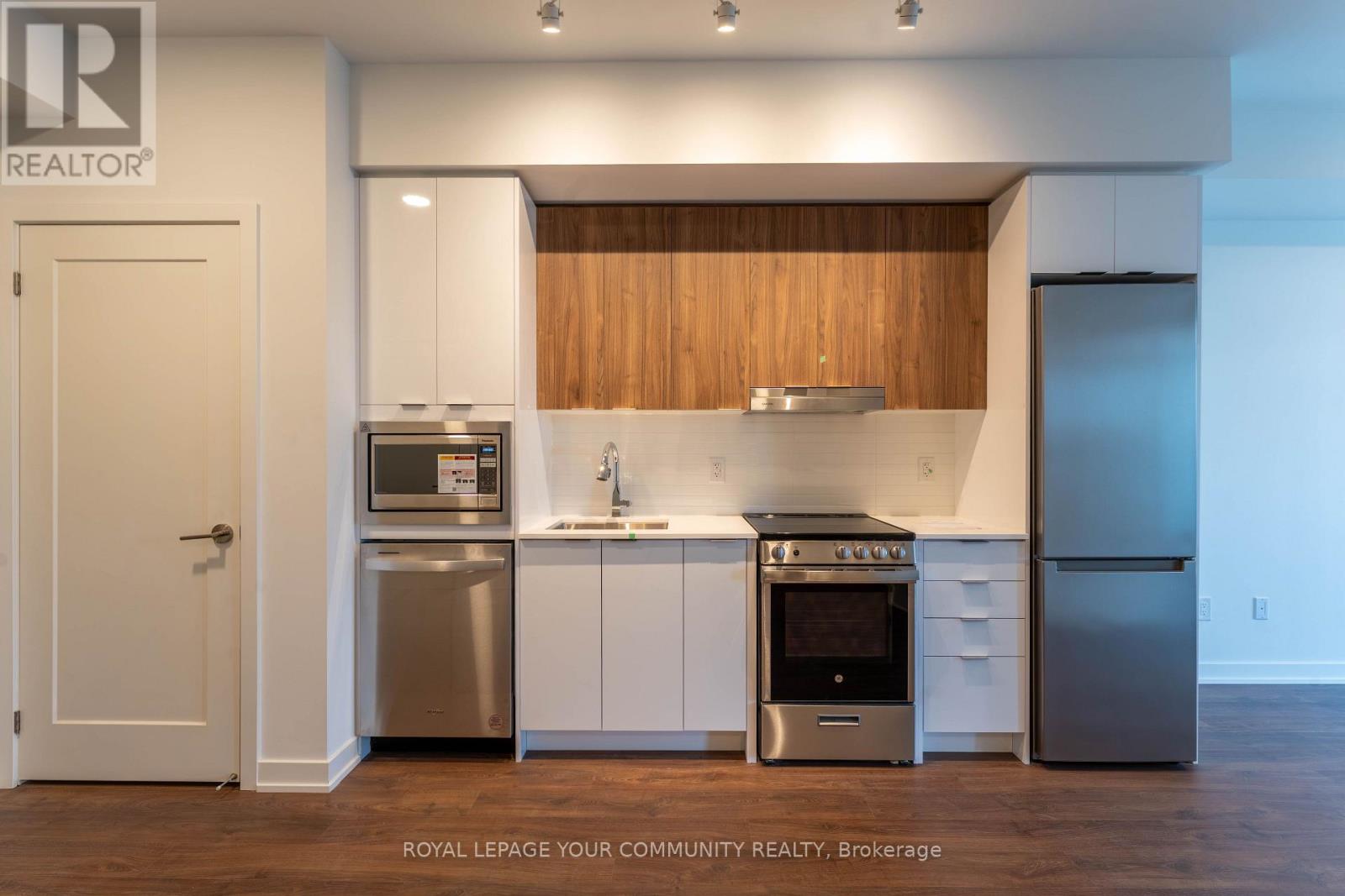 320 - 5105 Hurantario Street, Mississauga, Ontario  L4Z 3X7 - Photo 8 - W12168544