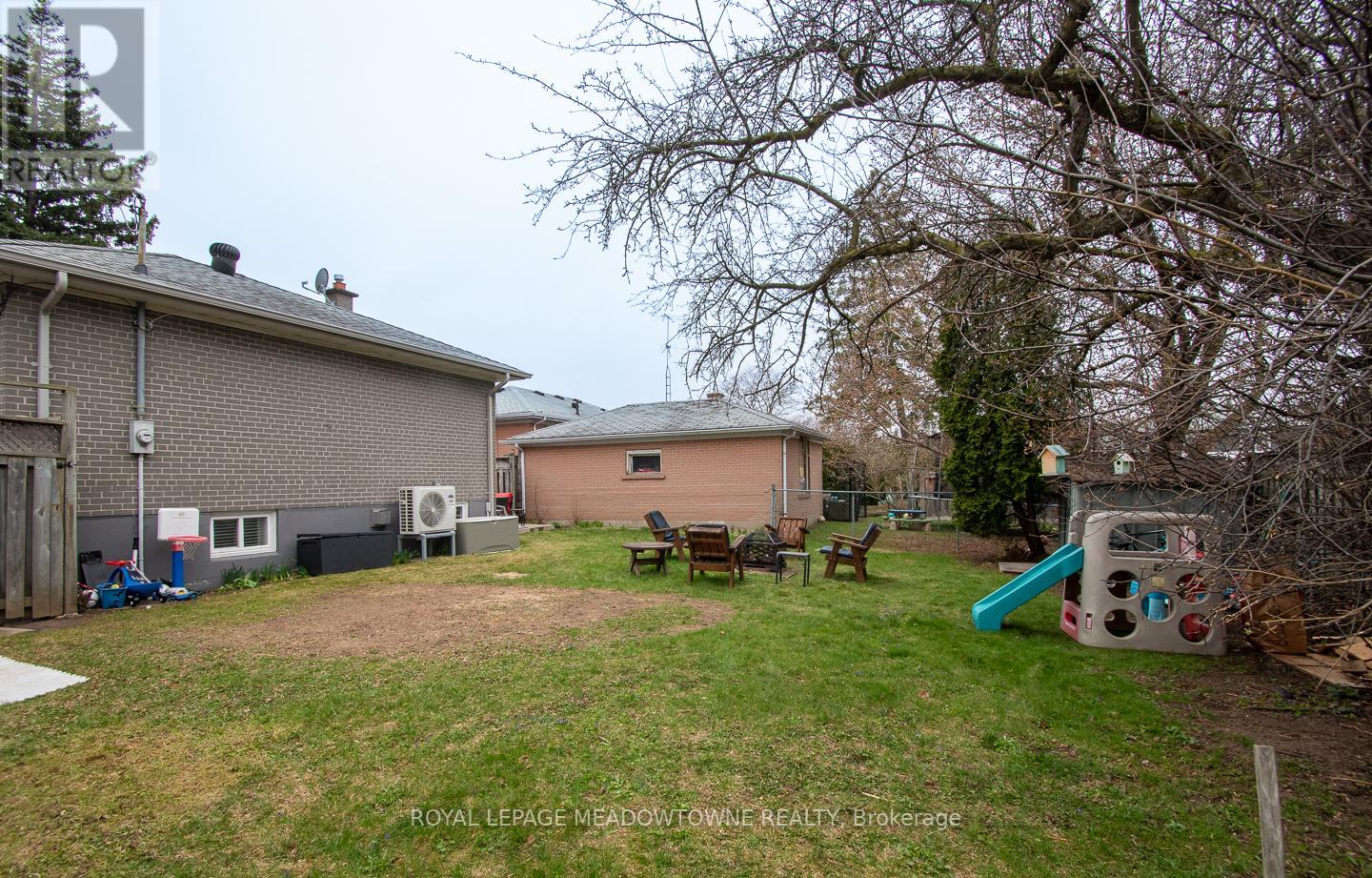 137 Wakefield Road, Milton, Ontario  L9T 2L7 - Photo 36 - W12168564