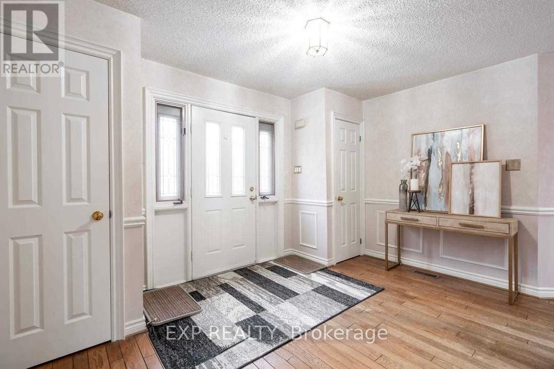 6 Dobson Court, Caledon, Ontario  L7E 0B2 - Photo 4 - W12168589