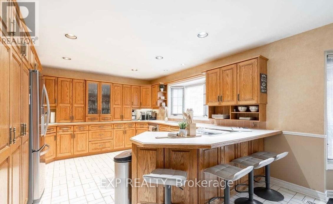 6 Dobson Court, Caledon, Ontario  L7E 0B2 - Photo 7 - W12168589