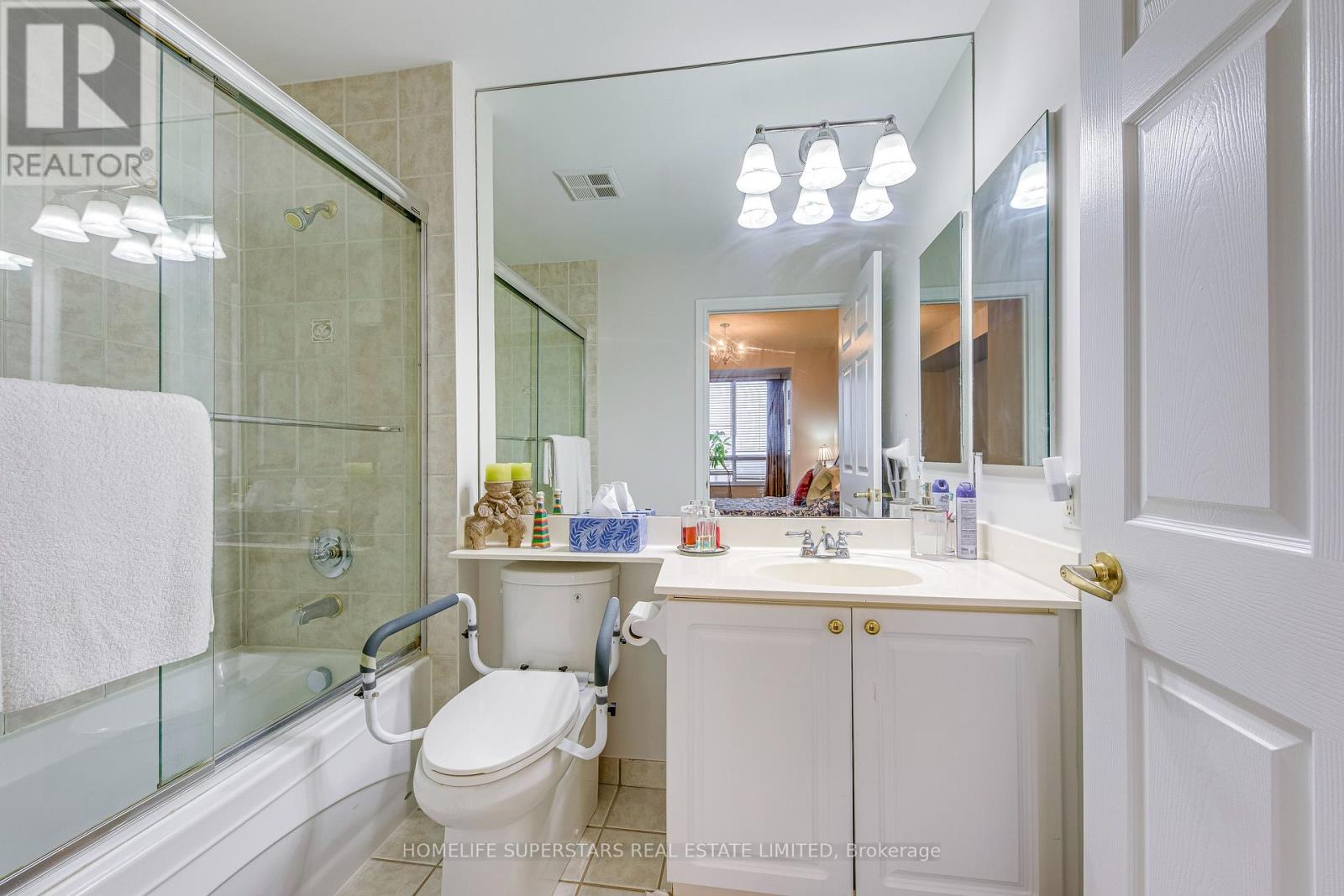 2808 - 25 Kingsbridge Garden Circle, Mississauga, Ontario  L5R 4B1 - Photo 37 - W12168600