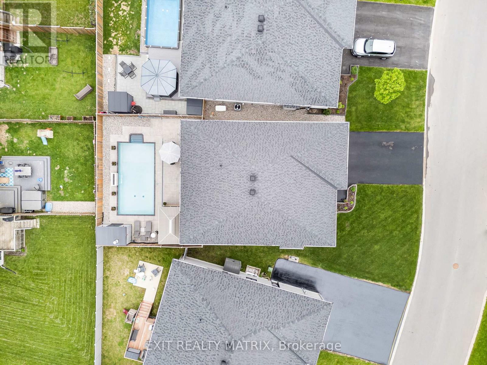 105 Lyon Street, Russell, Ontario  K0A 1M0 - Photo 33 - X12168661