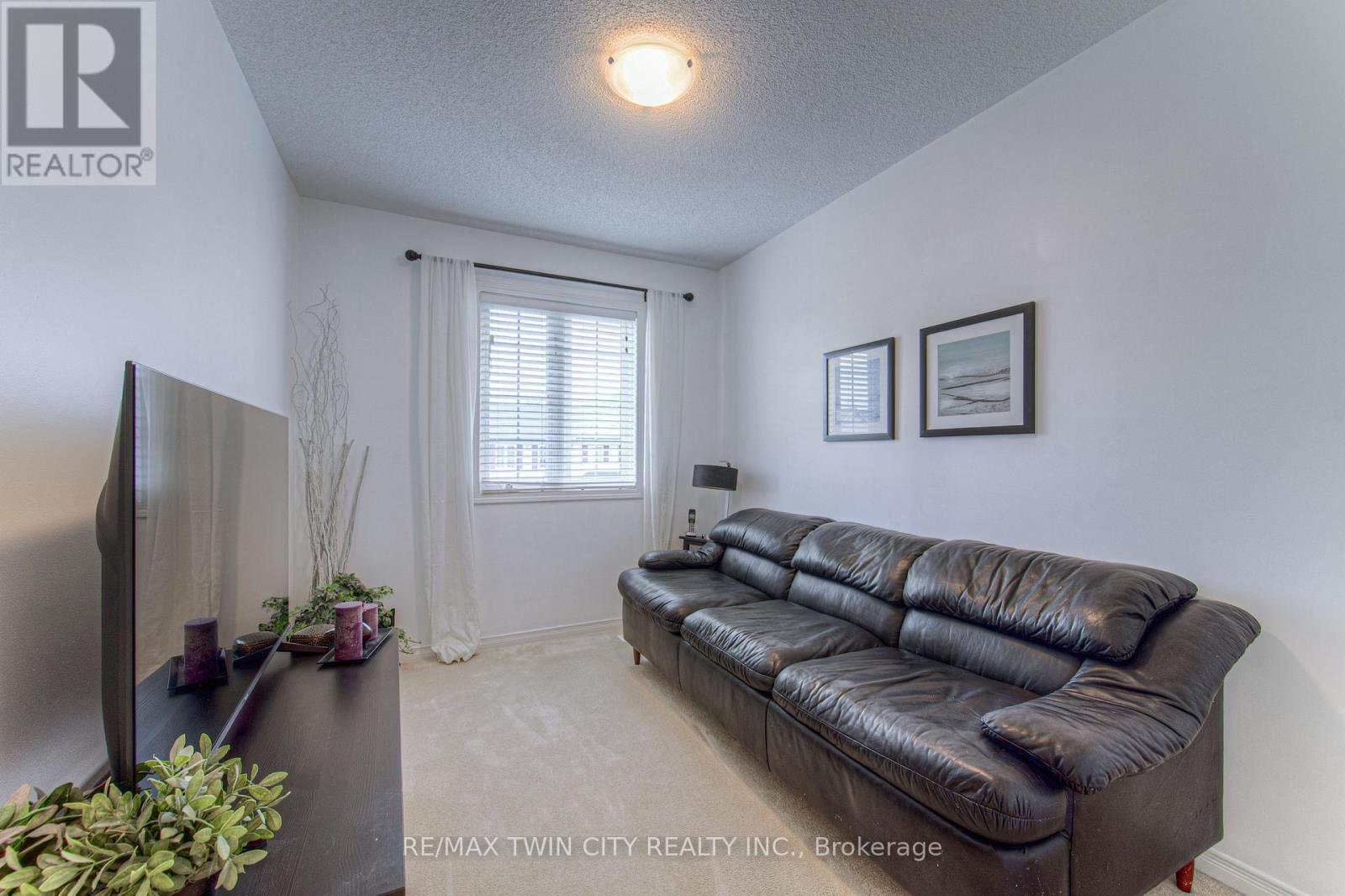 513 Beaumont Crescent, Kitchener, Ontario  N2A 0A8 - Photo 26 - X12168504