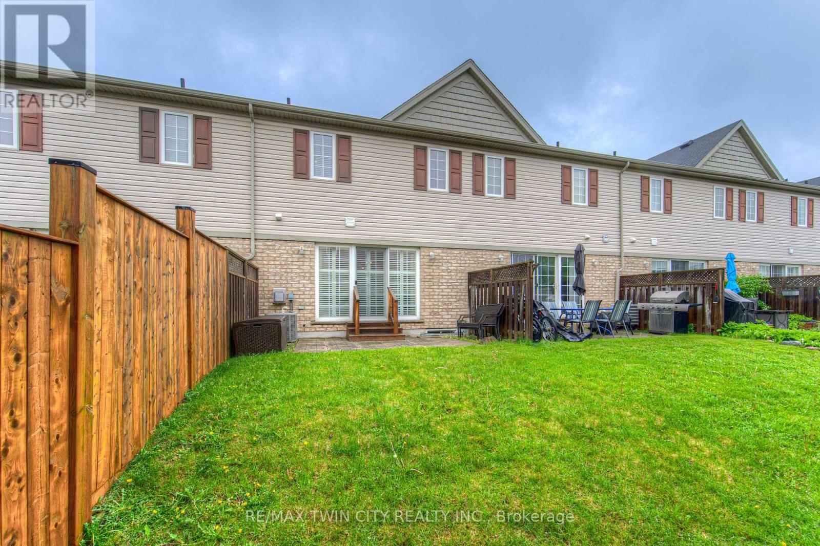 513 Beaumont Crescent, Kitchener, Ontario  N2A 0A8 - Photo 33 - X12168504