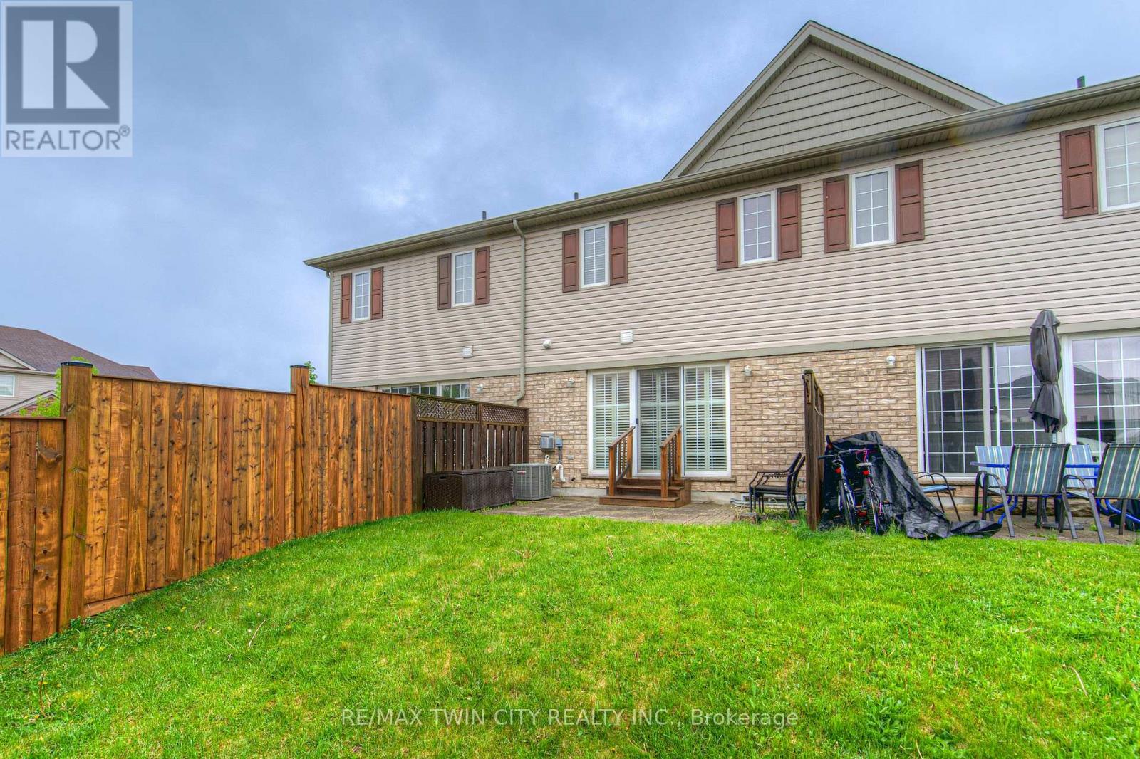 513 Beaumont Crescent, Kitchener, Ontario  N2A 0A8 - Photo 34 - X12168504