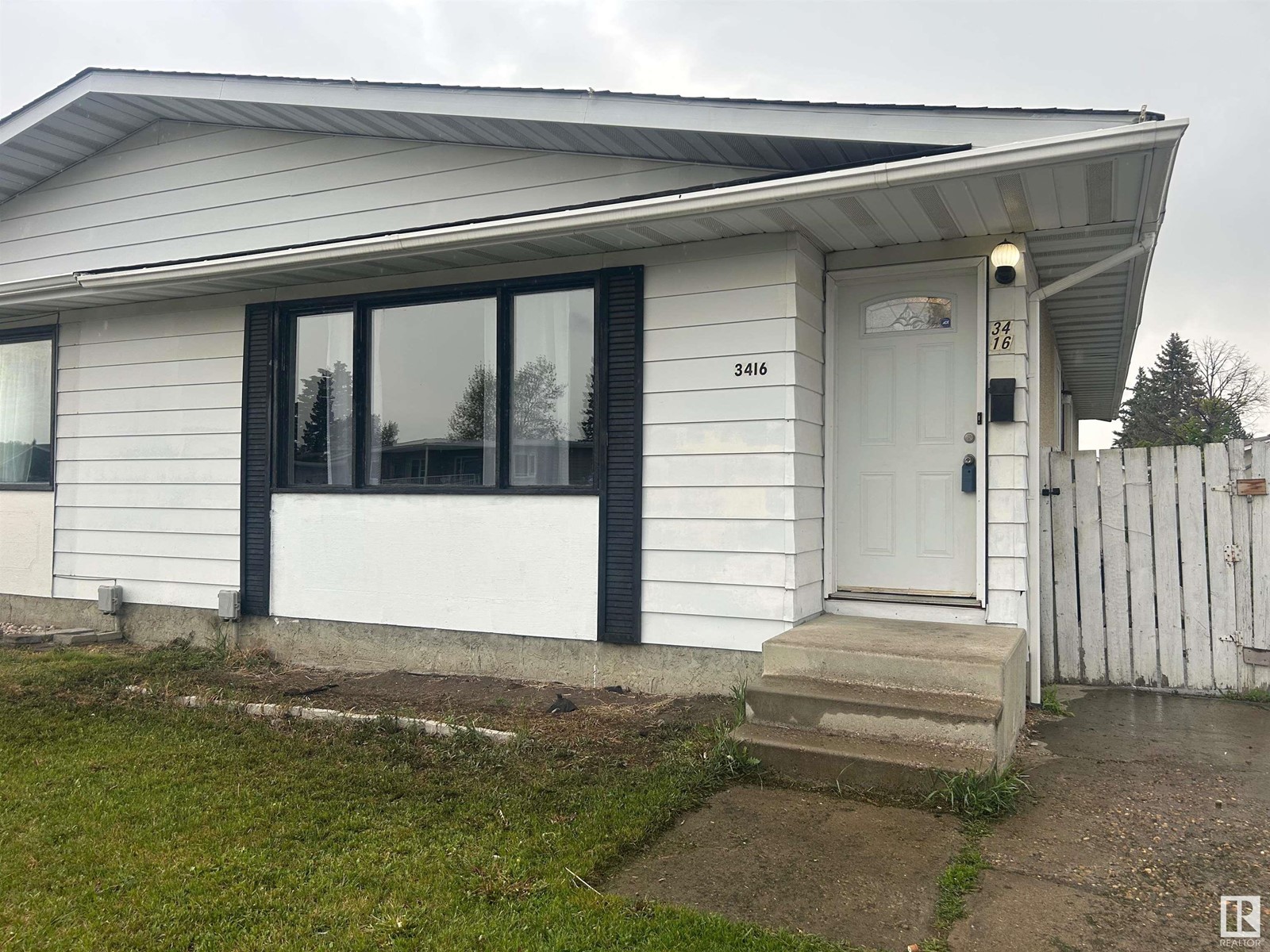 Property at 3416 135 AV NW image 1
