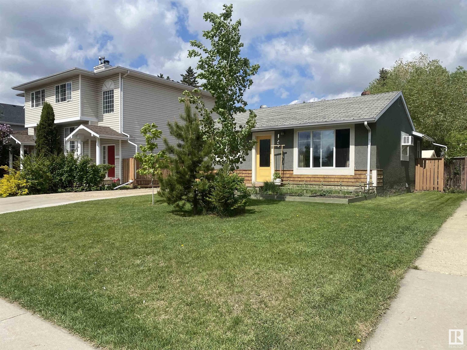 Property at 7124 80 AV NW image 1