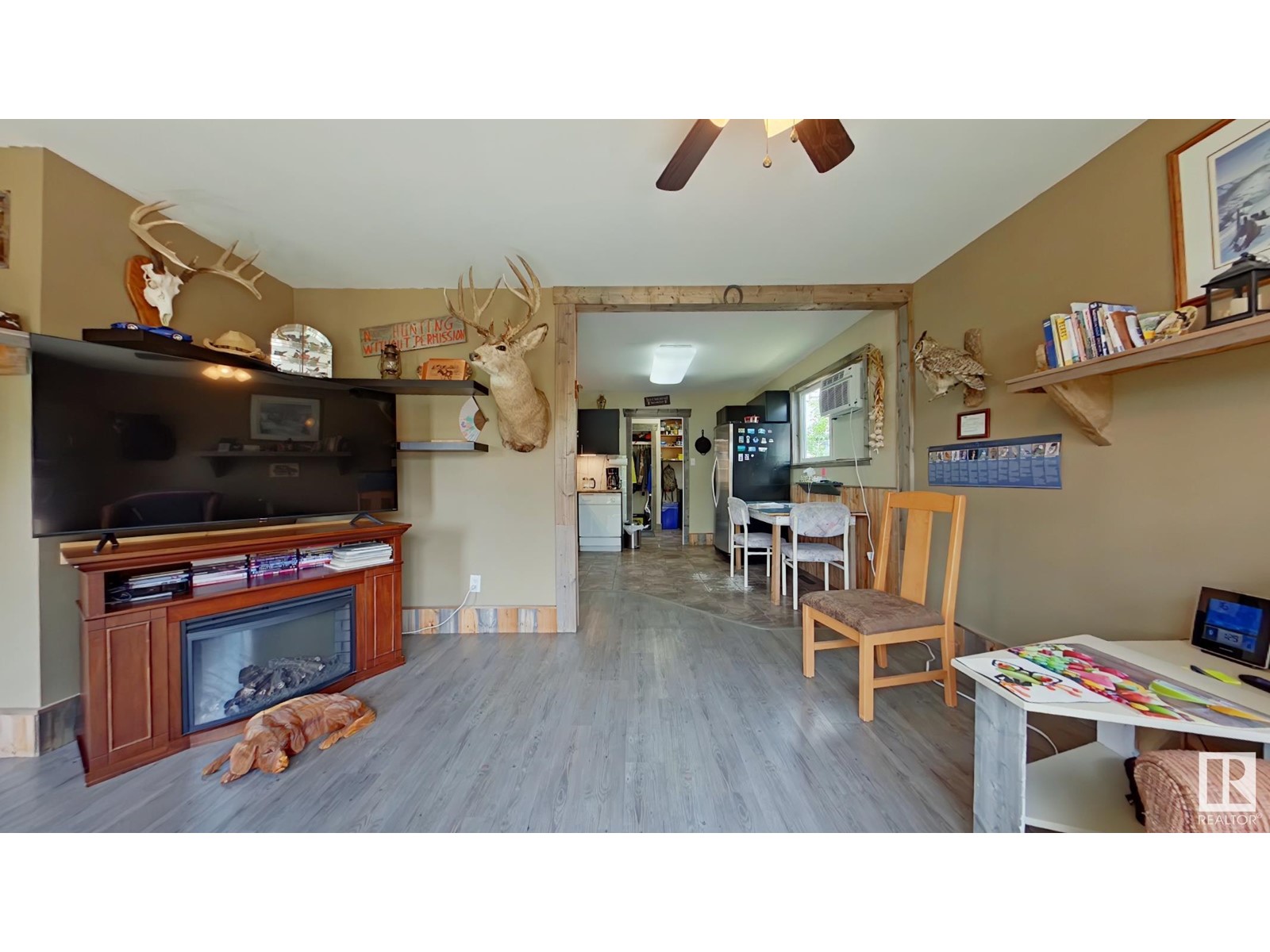 Property at 7124 80 AV NW image 5