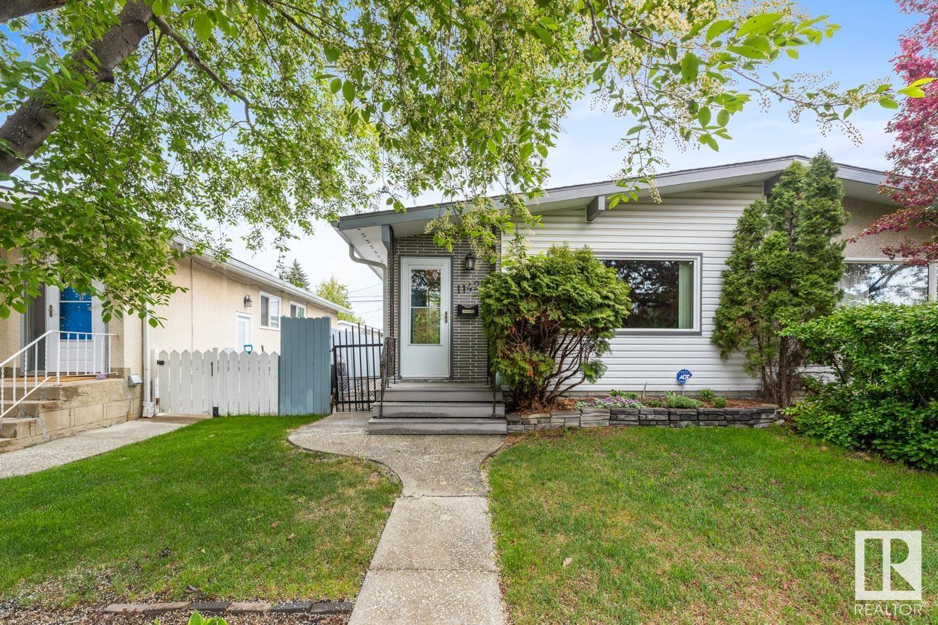 11420 41 Av Nw, Edmonton, Alberta  T6J 0T8 - Photo 2 - E4438077