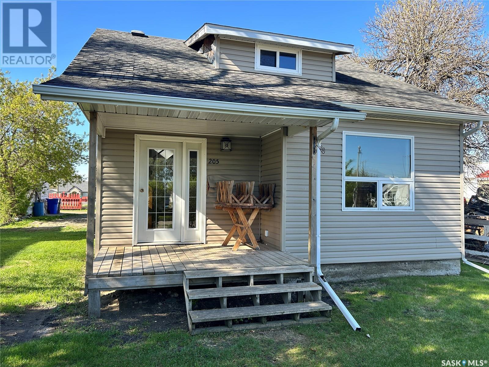 205 Carl AVENUE E, langenburg, Saskatchewan