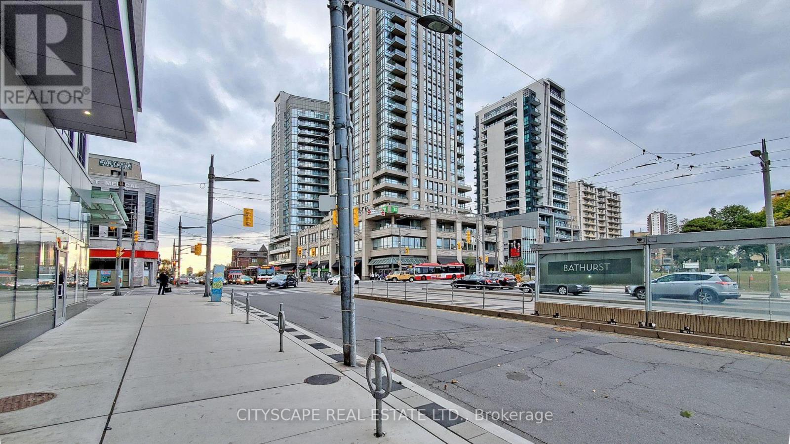 1608 - 501 St Clair Avenue W, Toronto, Ontario  M5P 0A2 - Photo 2 - C12168681