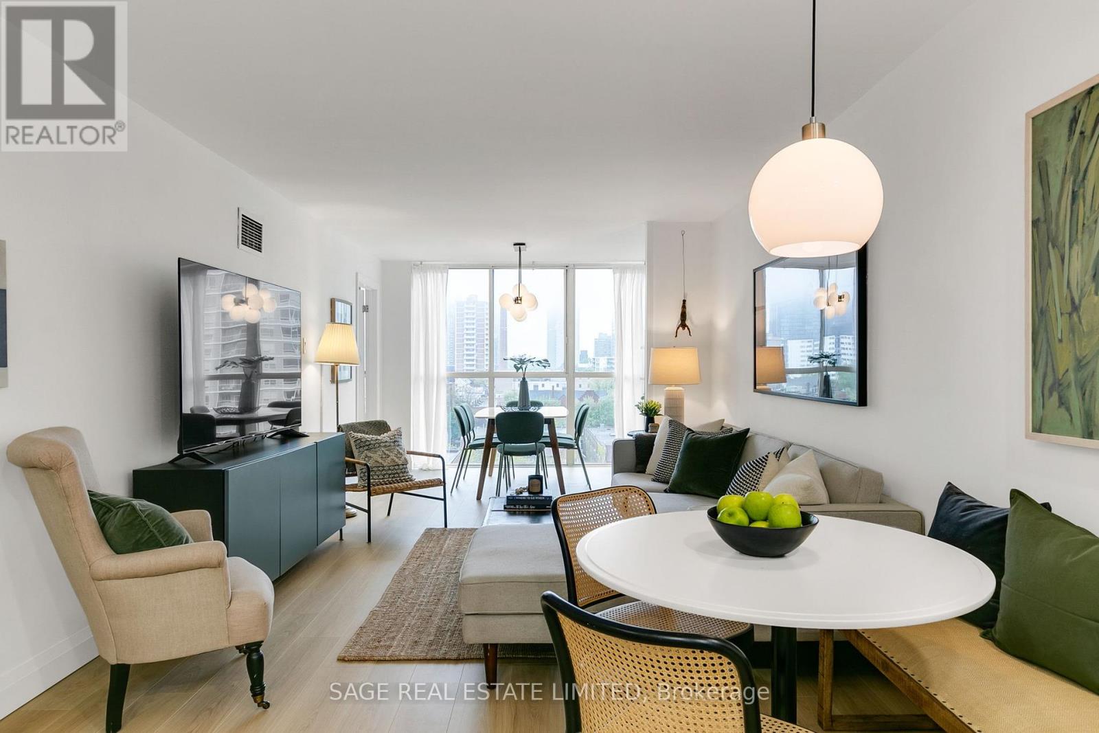 1102 - 15 MAITLAND PLACE, Toronto, Ontario