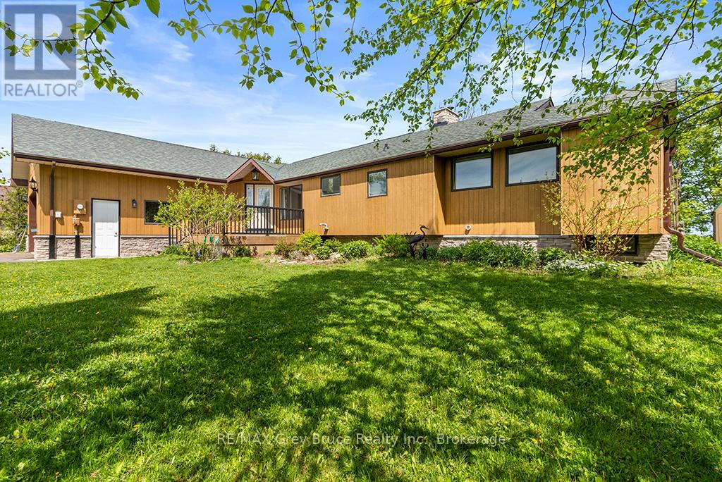 123 Graham's Hill Road, Georgian Bluffs, Ontario  N0H 2T0 - Photo 34 - X12168754
