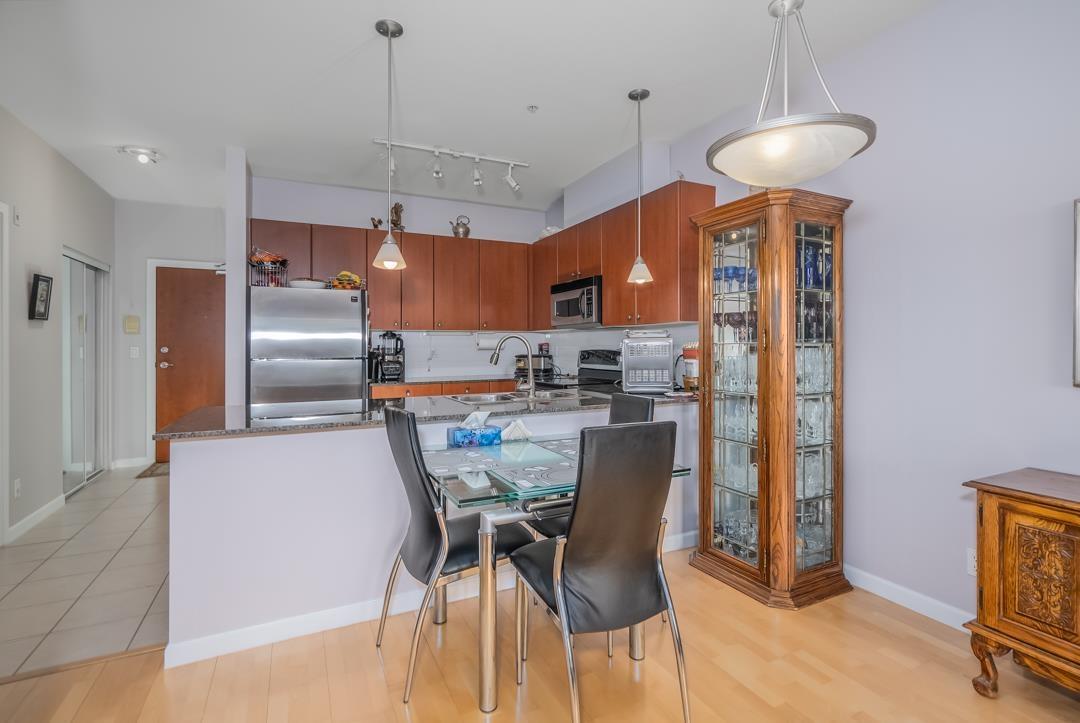 209 15380 102a Avenue, Surrey, British Columbia  V3R 0B3 - Photo 8 - R3006356