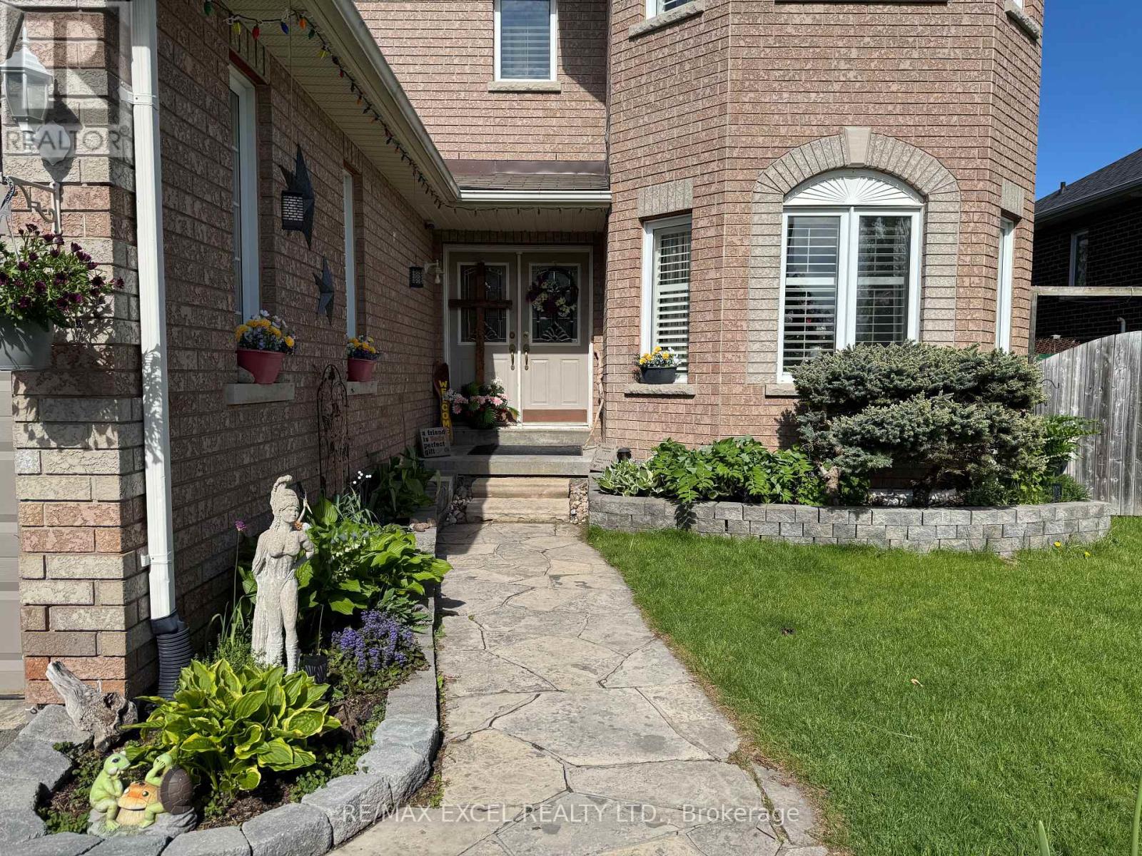 113 Fairwood Drive, Georgina, Ontario  L4P 3Y1 - Photo 3 - N12168708