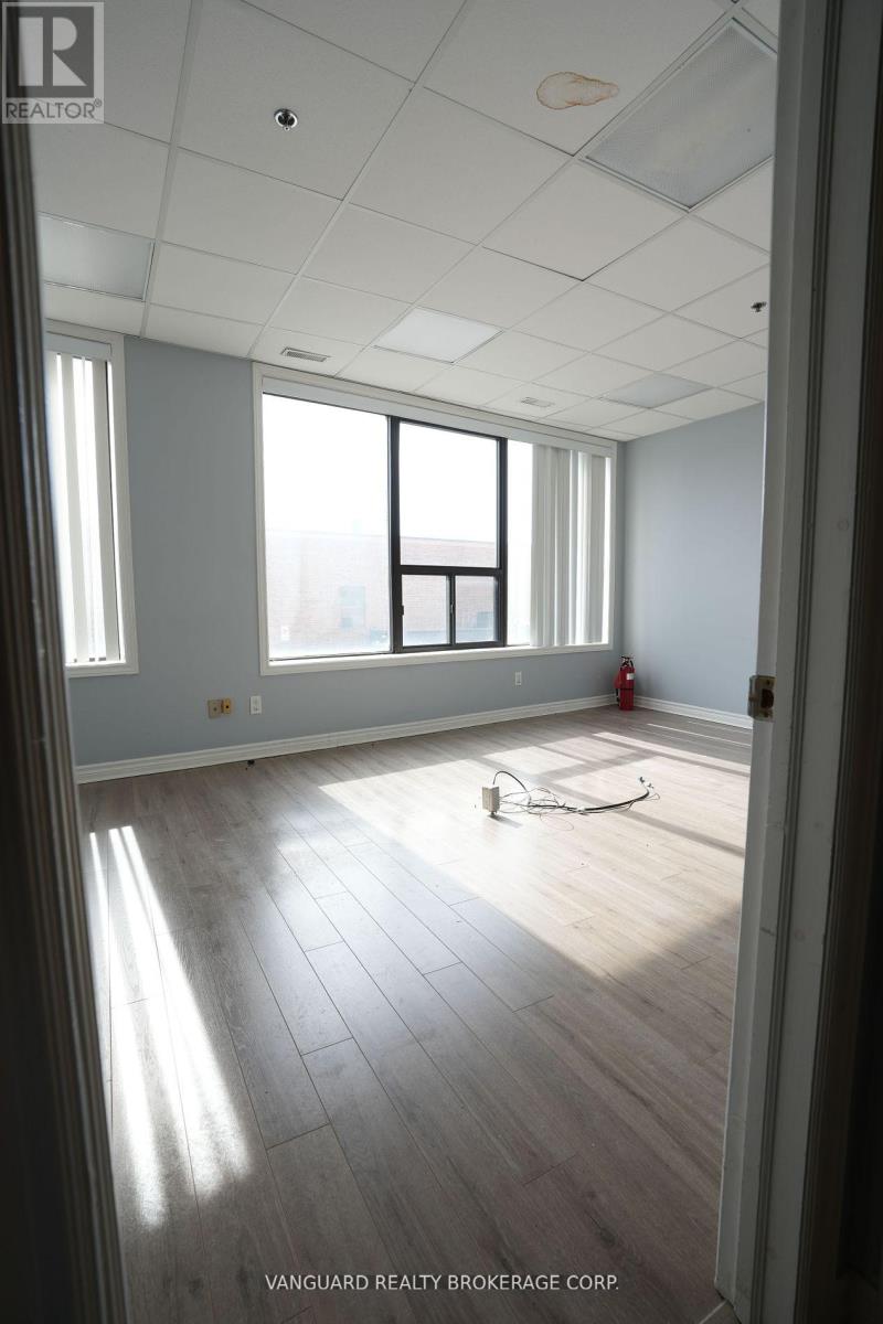 13 - 410 Chrislea Road, Vaughan, Ontario  L4L 8B5 - Photo 13 - N12168746