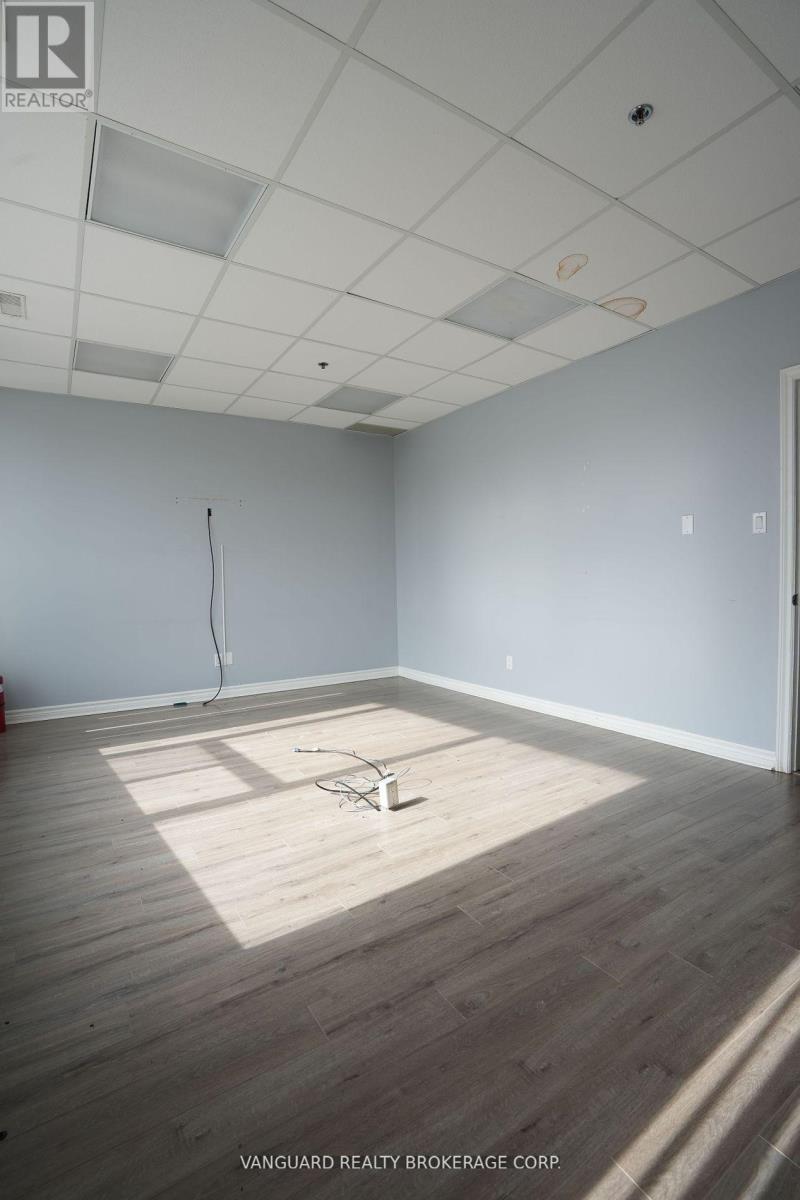 13 - 410 Chrislea Road, Vaughan, Ontario  L4L 8B5 - Photo 14 - N12168746
