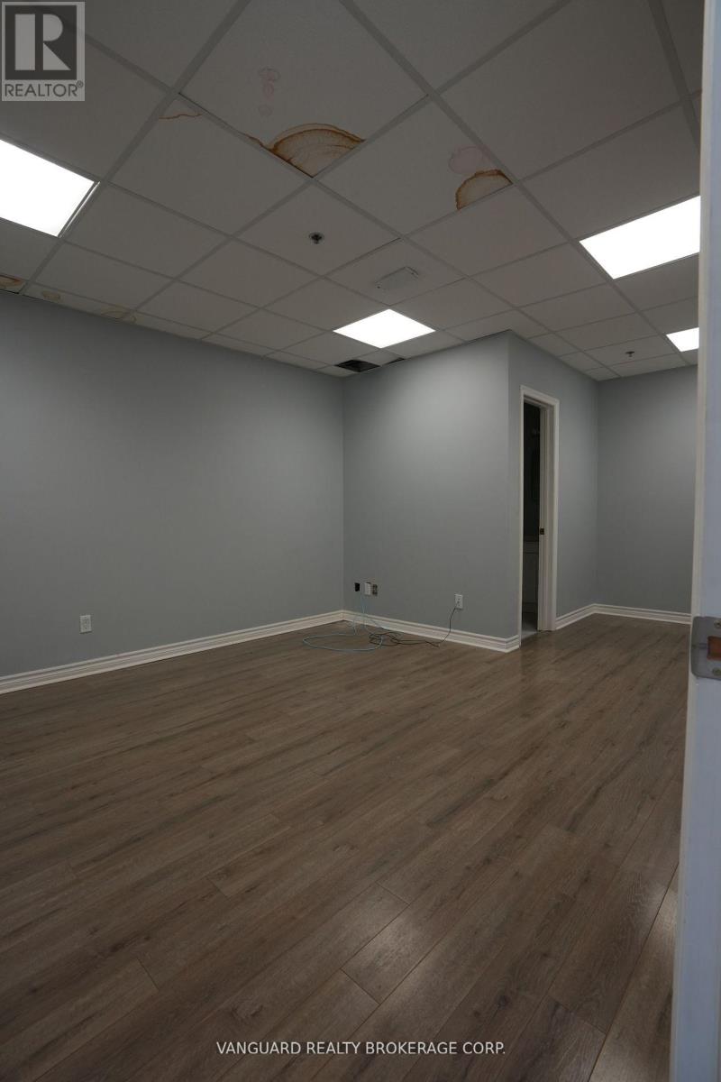 13 - 410 Chrislea Road, Vaughan, Ontario  L4L 8B5 - Photo 15 - N12168746
