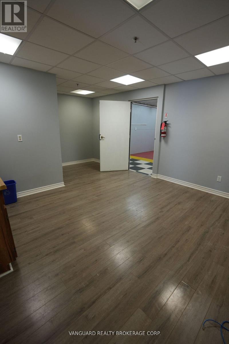 13 - 410 Chrislea Road, Vaughan, Ontario  L4L 8B5 - Photo 17 - N12168746