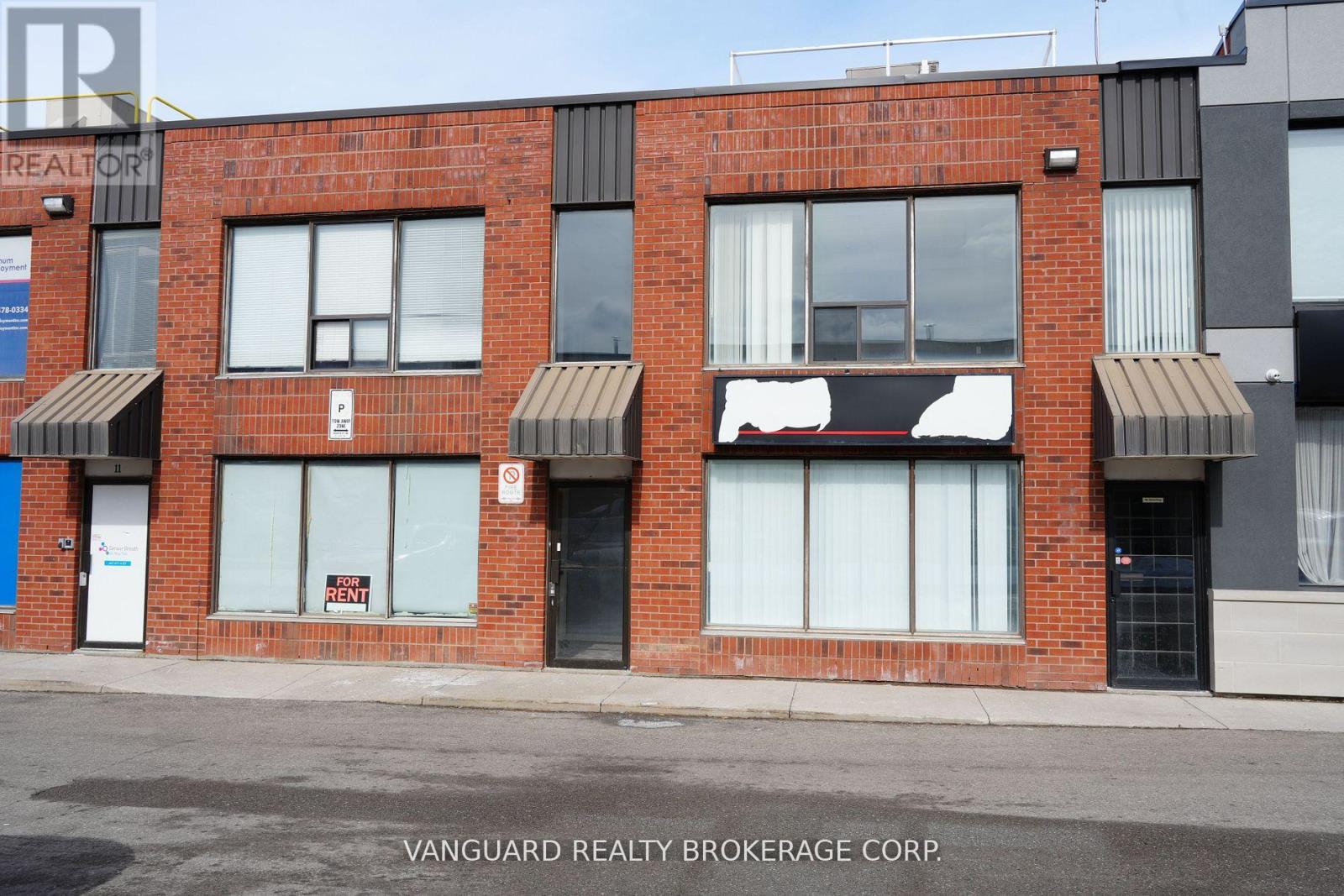 13 - 410 Chrislea Road, Vaughan, Ontario  L4L 8B5 - Photo 3 - N12168746