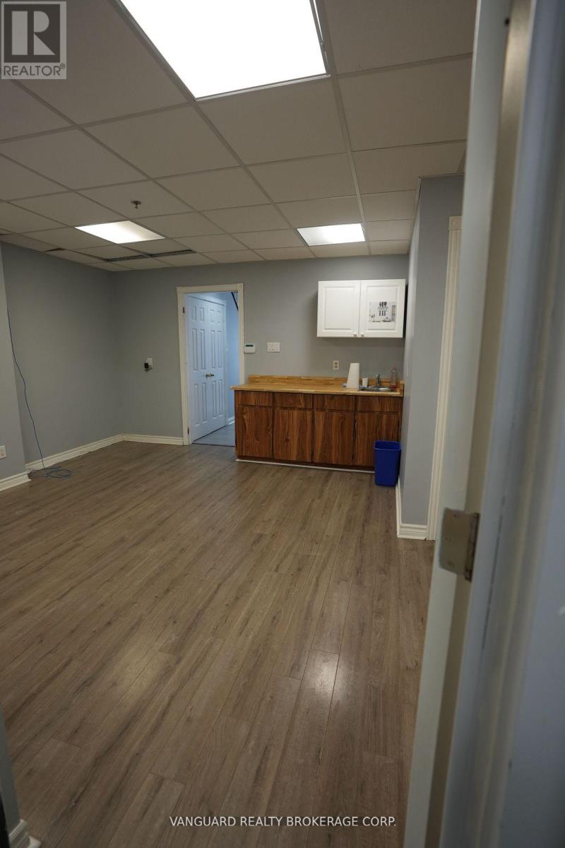 13 - 410 Chrislea Road, Vaughan, Ontario  L4L 8B5 - Photo 7 - N12168746