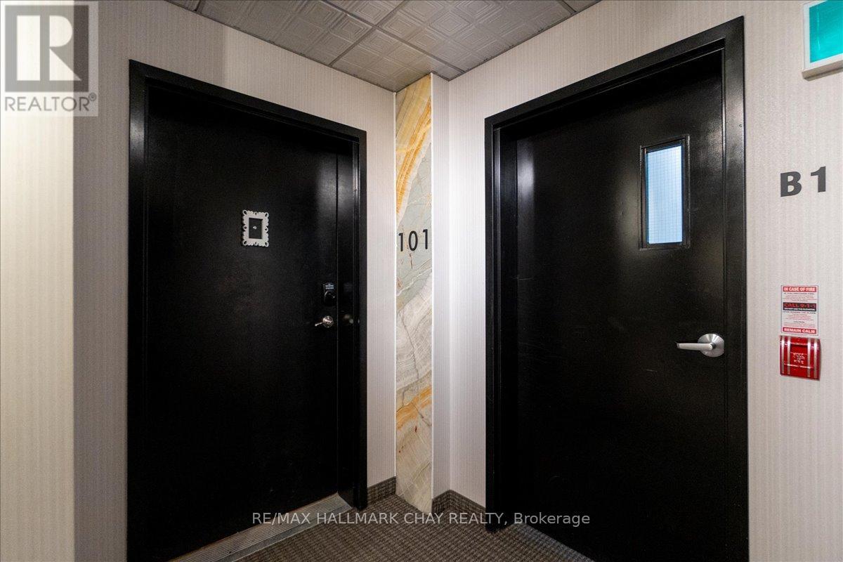 101 - 304 Essa Road, Barrie, Ontario  L9J 0H4 - Photo 4 - S12168662