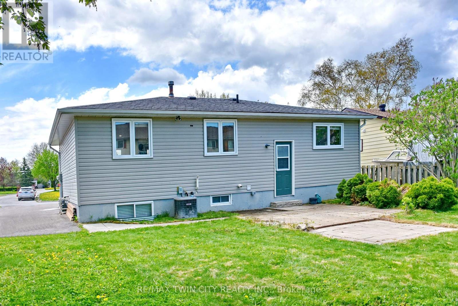 2 - 8 Rhonda Road, Collingwood, Ontario  L9Y 4G4 - Photo 18 - S12168667