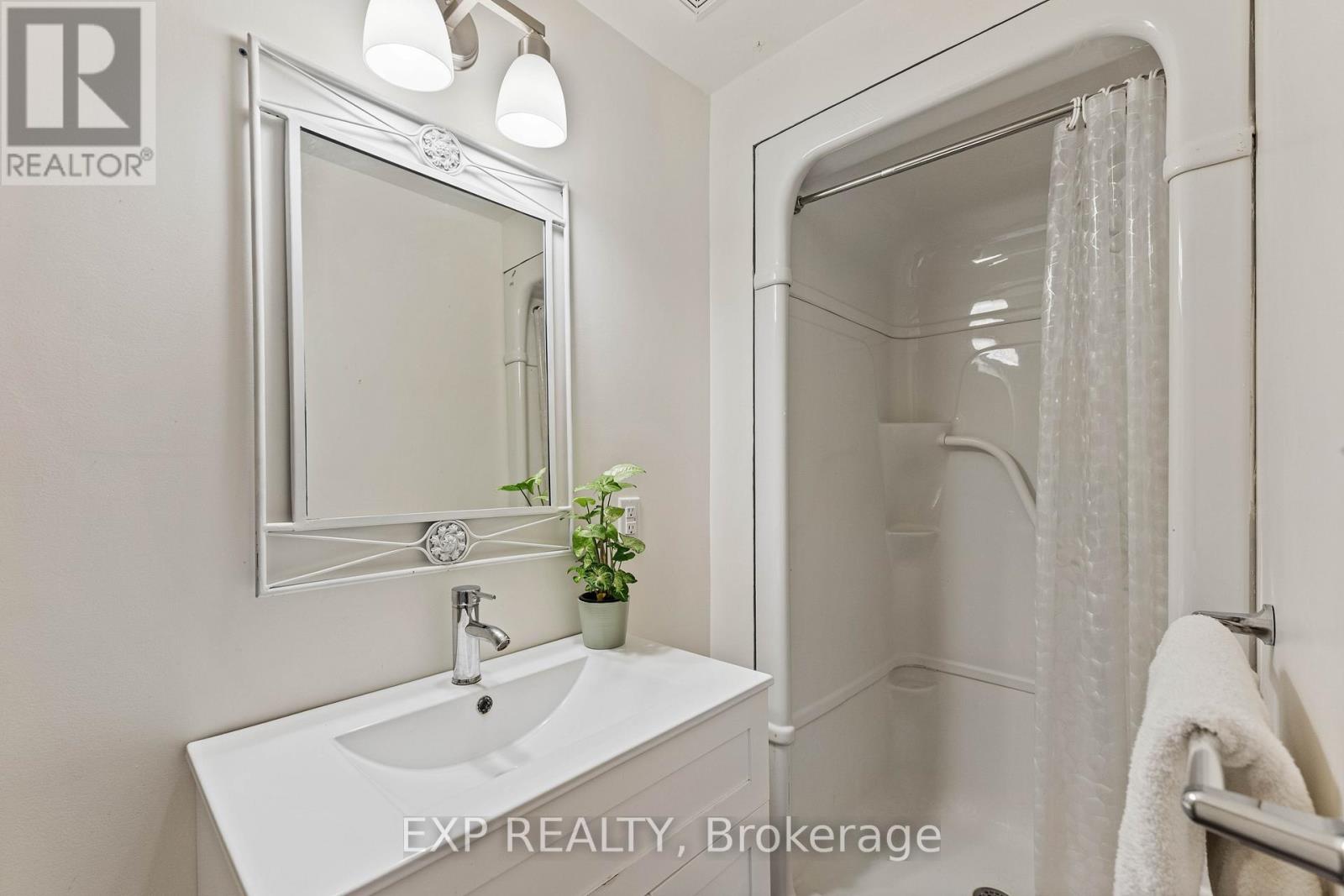 128 Sydenham Wells, Barrie, Ontario  L4M 6T3 - Photo 14 - S12168734