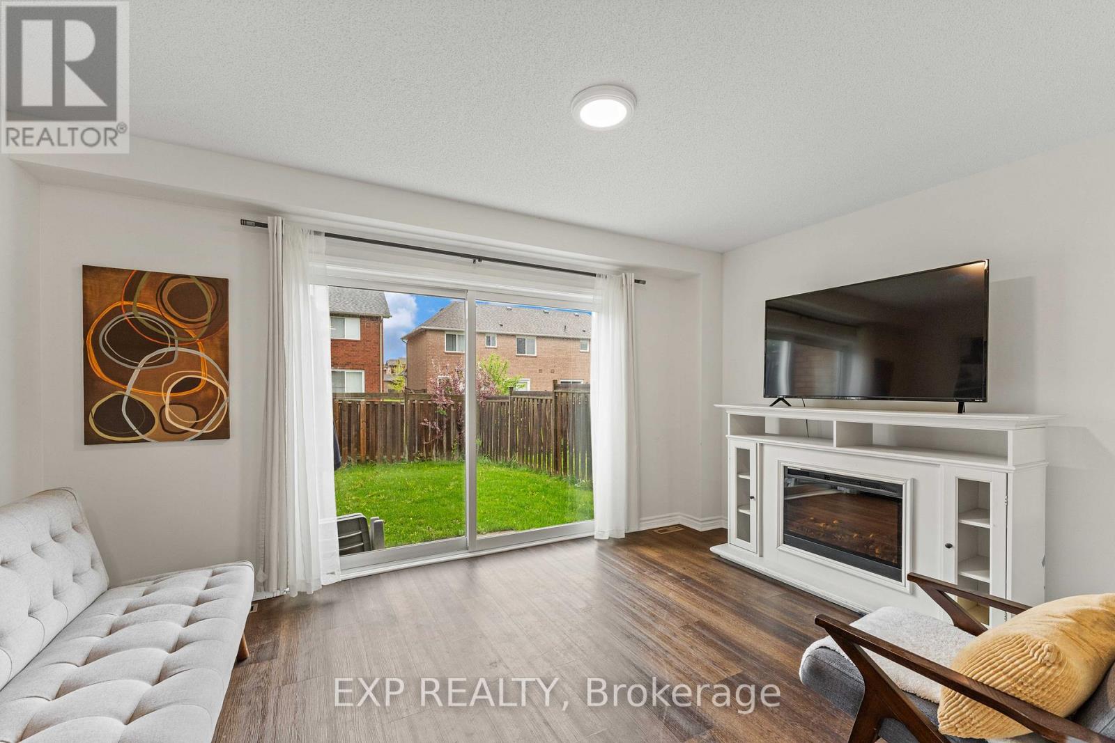 Property at 128 SYDENHAM WELLS image 2