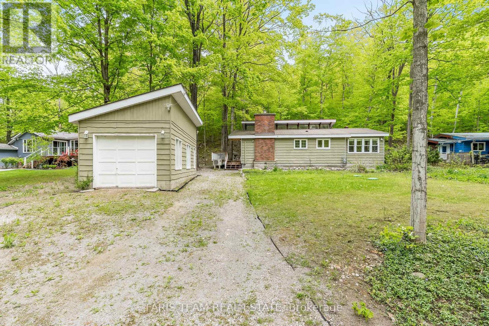 105 Silver Birch Drive, Tiny, Ontario  L9M 2H7 - Photo 2 - S12168752