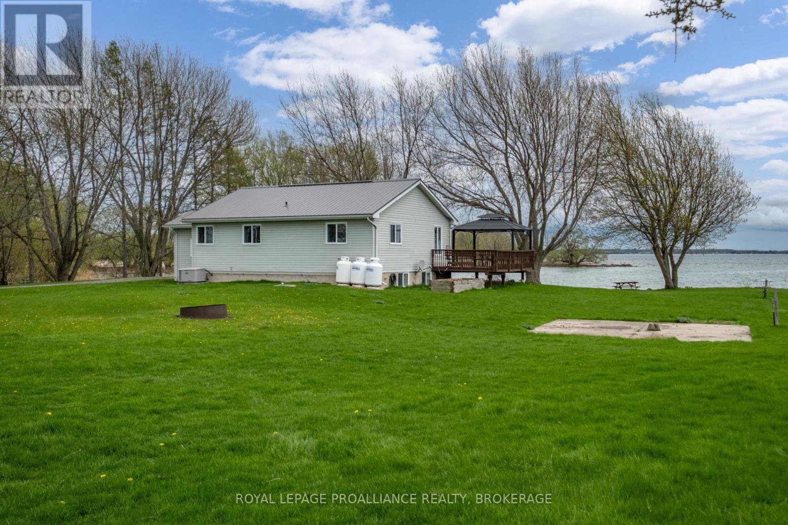 4205 Highway 96, Frontenac Islands, Ontario  K0H 2Y0 - Photo 3 - X12168873