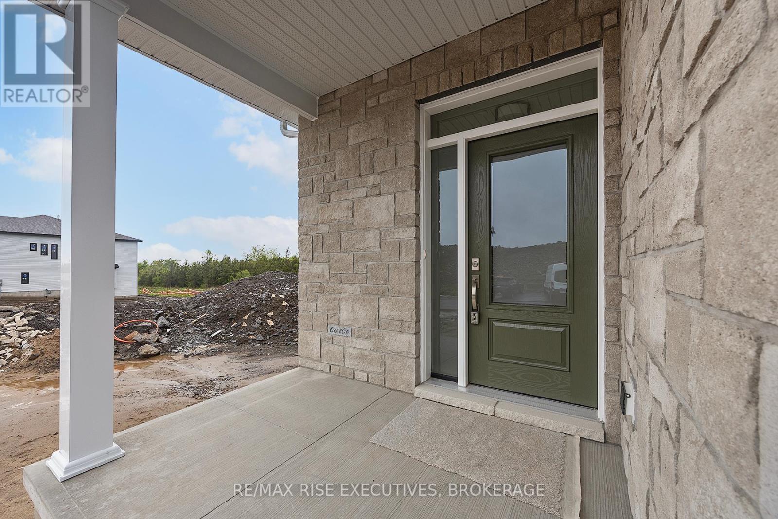 418 Buckthorn Drive, Kingston, Ontario  K7P 0V6 - Photo 3 - X12168932