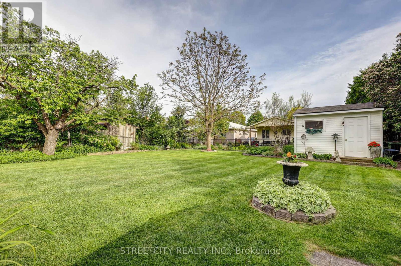 Photo 43 of 50 for 531 Elm Street